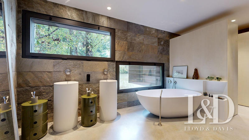 Maison - 185 m² - 7 pièces