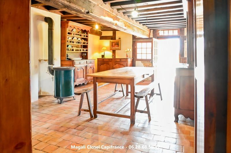 Maison - 201 m² - 14 pièces