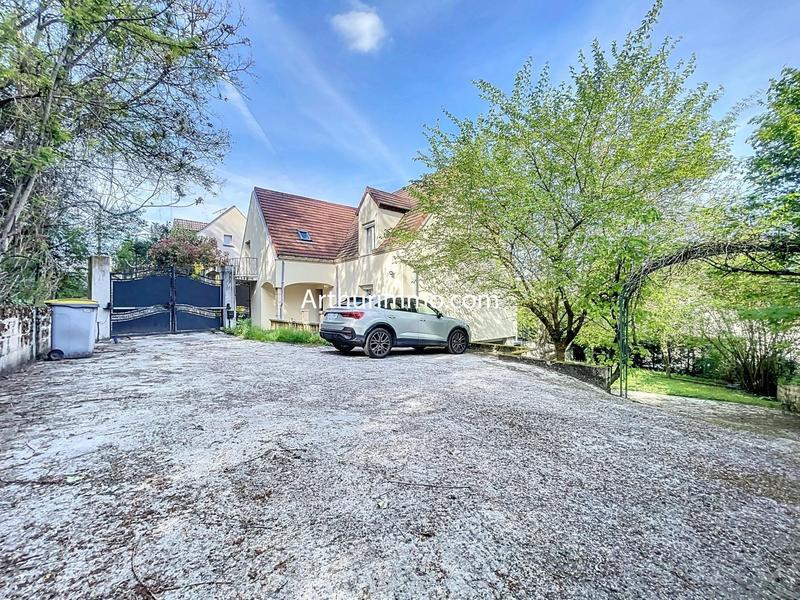 Maison - 190 m² - 6 pièces