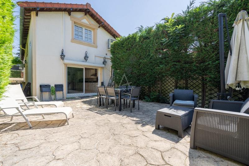 Maison - 178 m² - 6 pièces