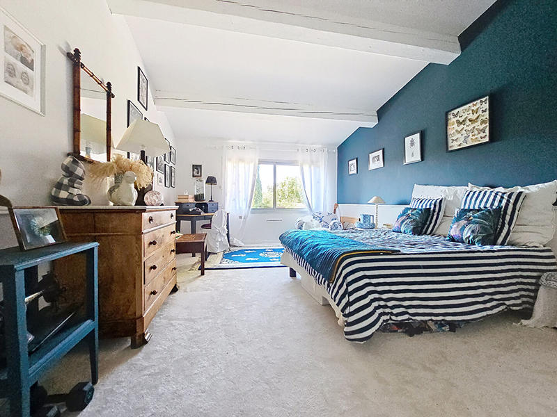 Maison - 256 m² - 6 pièces