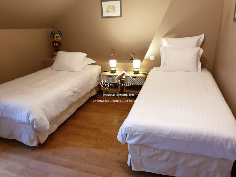 Maison ancienne - 263 m² - 9 pièces