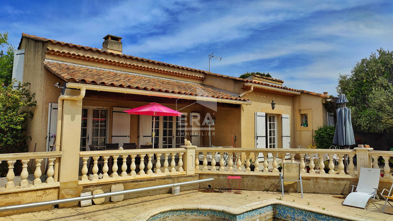 Maison - 221 m² - 8 pièces