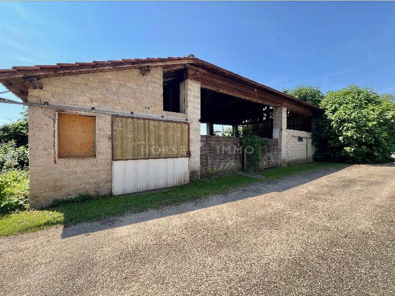 Maison - 900 m² - 25 pièces