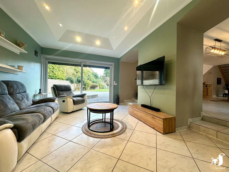 Maison - 210 m² - 6 pièces