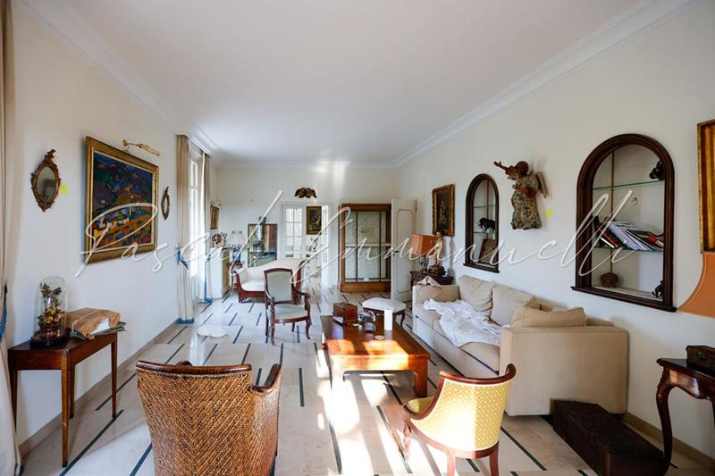 Maison - 247 m² - 5 pièces