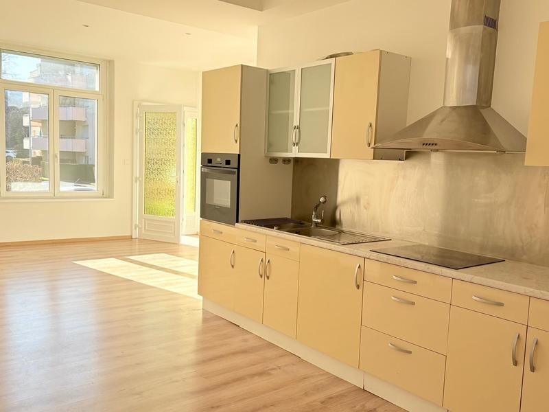 Appartement - 93 m² - 4 pièces