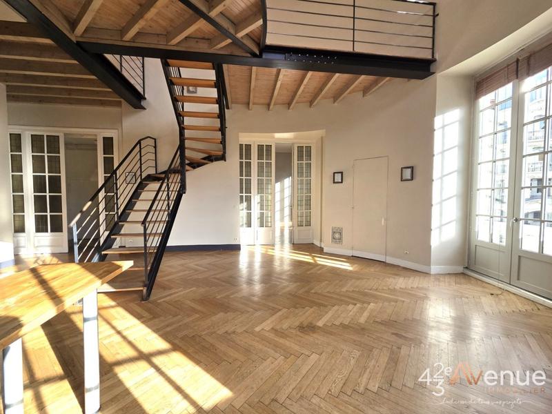 Appartement - 146 m² - 4 pièces