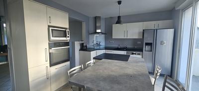 Maison traditionnelle - 122 m² - 6 pièces