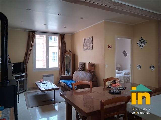 Maison de ville - 96 m² - 5 pièces