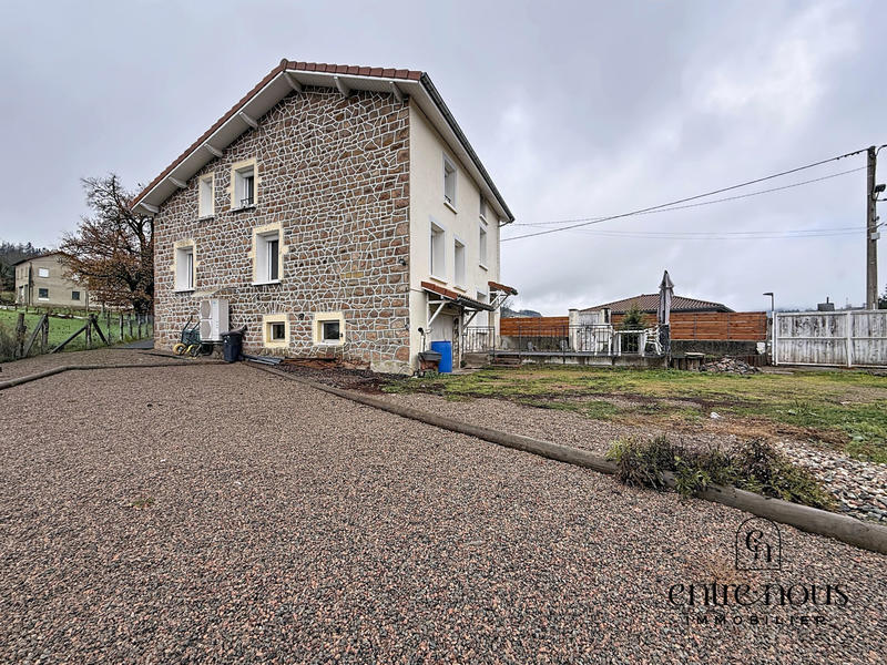 Maison - 140 m² - 5 pièces