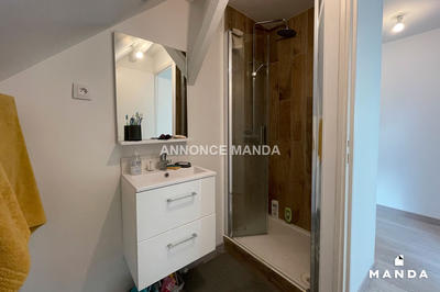 Chambre - 10 m² - 6 pièces