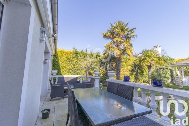 Maison - 190 m² - 8 pièces