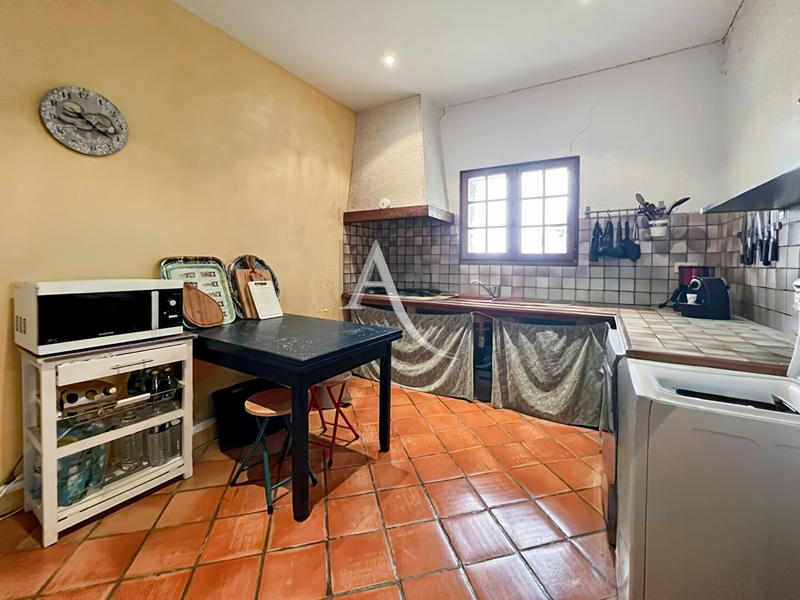 Maison - 235 m² - 7 pièces