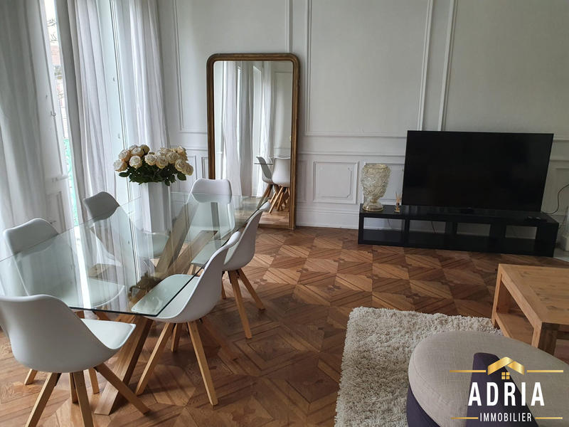 Maison - 450 m² - 17 pièces