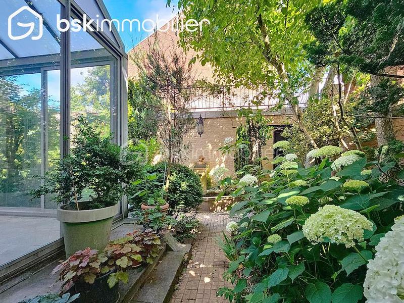 Maison de maîtres - 305 m² - 10 pièces