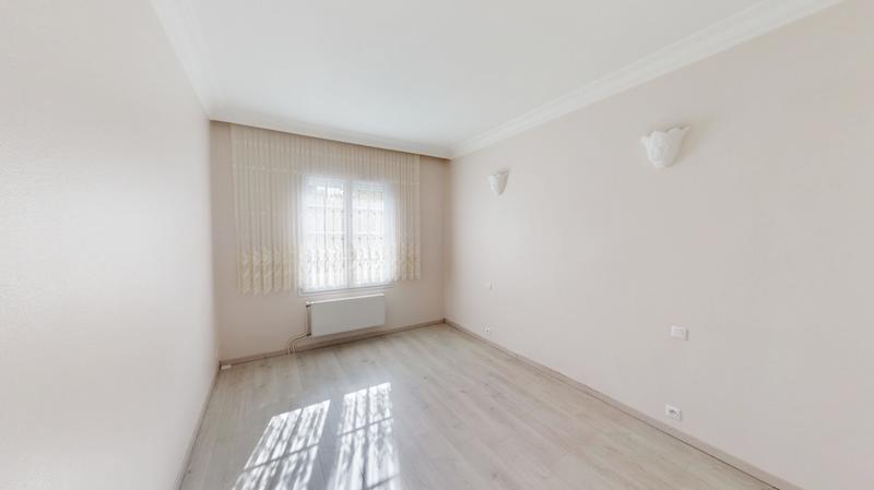 Maison - 166 m² - 8 pièces