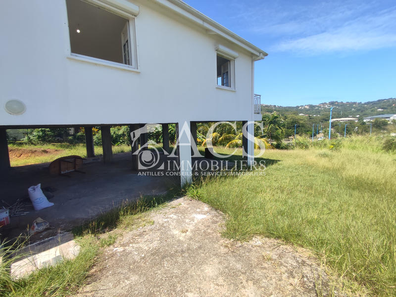 Maison - 104 m² - 4 pièces