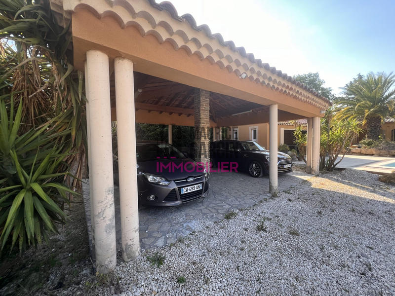 Maison - 210 m² - 7 pièces