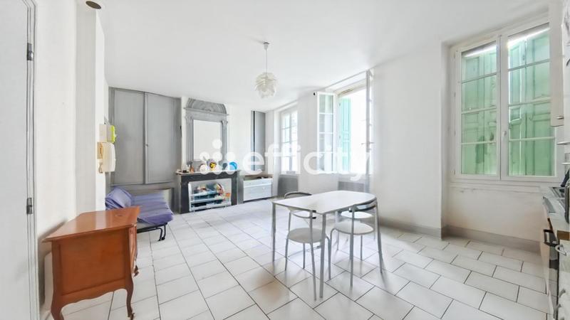 Immeuble - 160 m² - 9 pièces