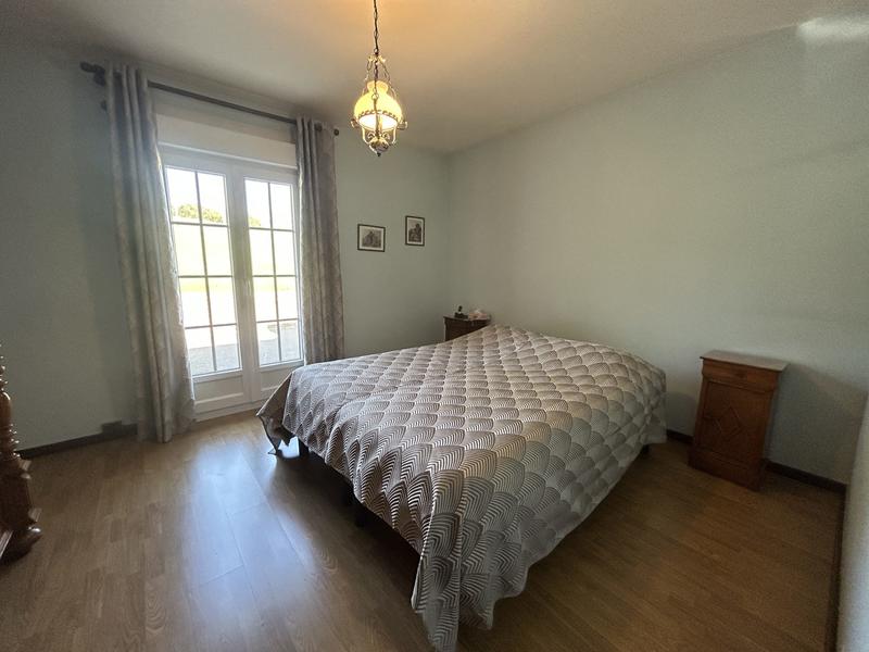 Maison traditionnelle - 213 m² - 7 pièces