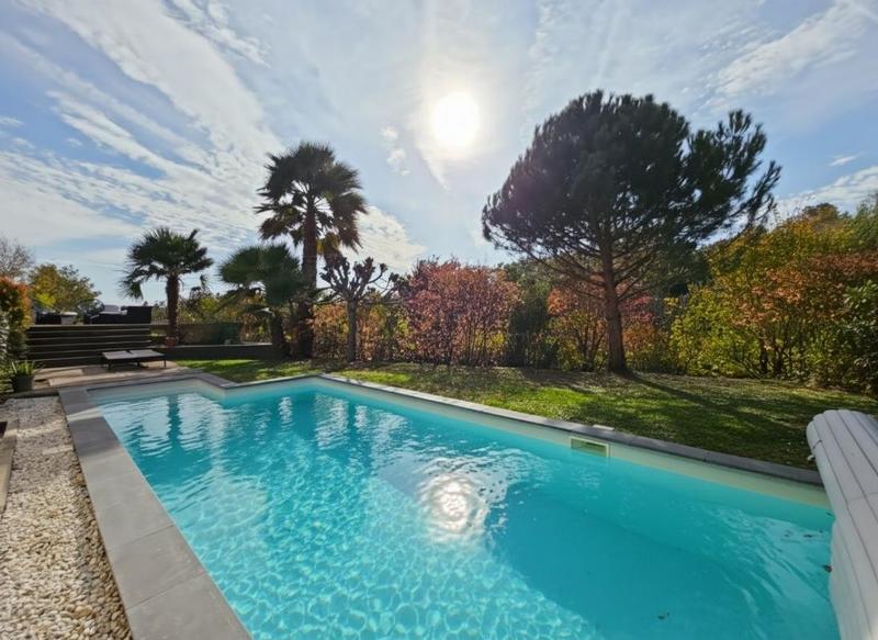 Maison - 195 m² - 7 pièces