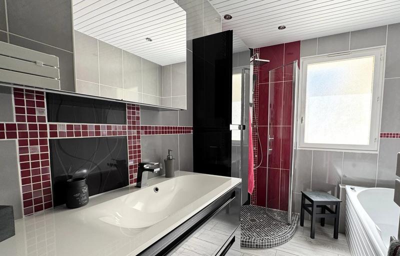 Maison - 163 m² - 6 pièces