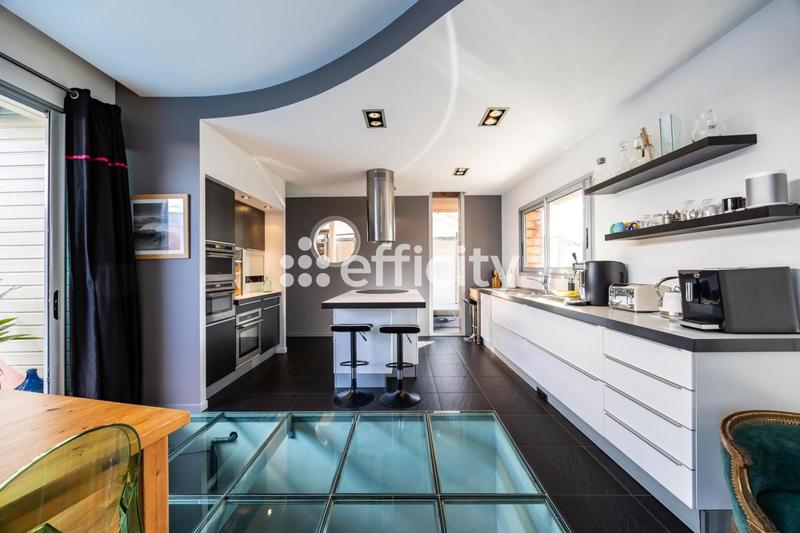 Maison - 187 m² - 6 pièces