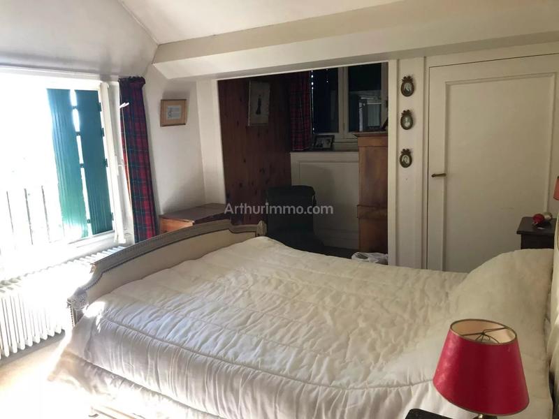 Maison - 180 m² - 9 pièces