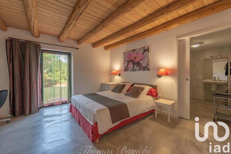 Maison - 230 m² - 6 pièces