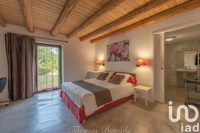 Maison - 230 m² - 6 pièces