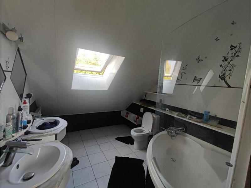 Propriété - 238 m² - 10 pièces