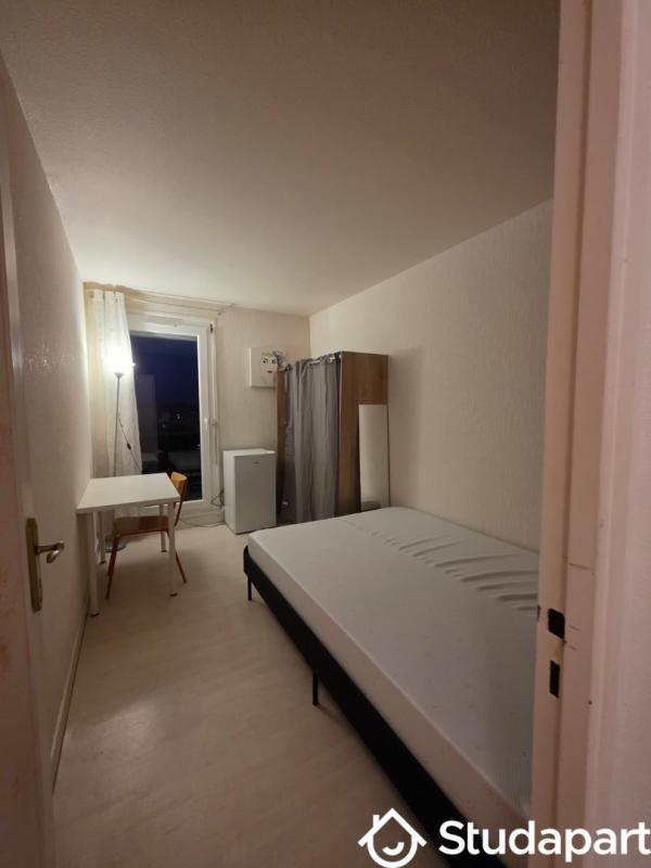 Chambre - 10 m² - 1 pièce