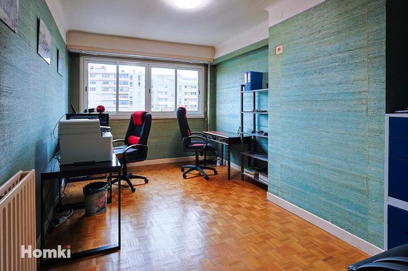 Appartement - 155 m² - 6 pièces