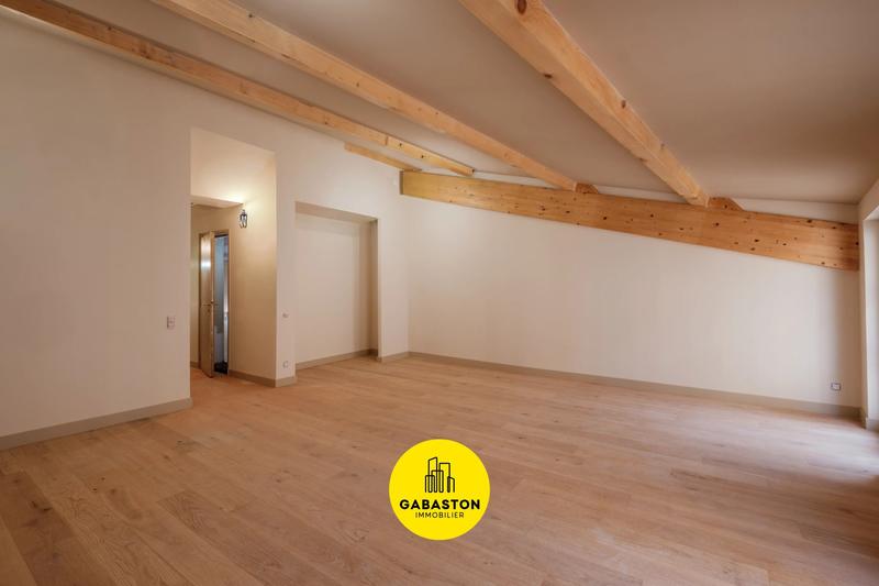 Immeuble - 271 m² - 9 pièces