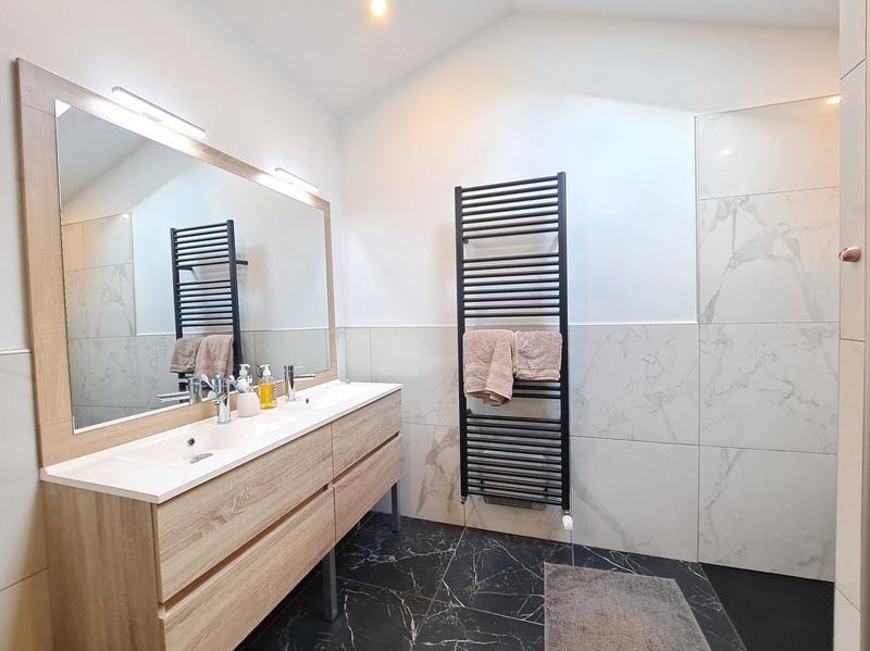 Maison - 198 m² - 7 pièces