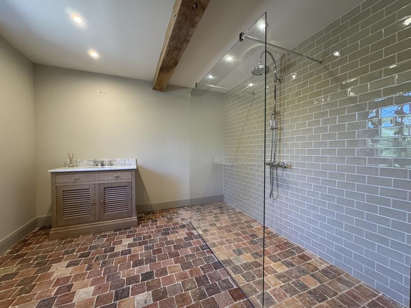 Maison - 445 m² - 10 pièces