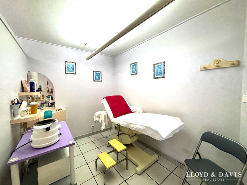 Fonds de commerce - Magasins - 51 m²