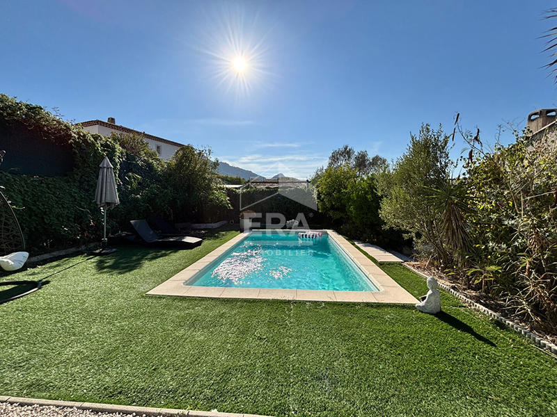 Maison - 93 m² - 4 pièces