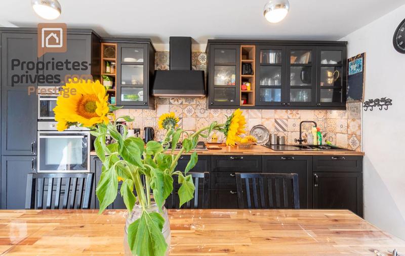 Maison - 275 m² - 10 pièces