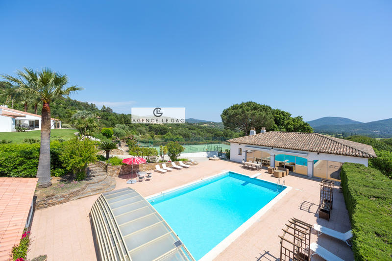 Propriété - 750 m² - 12 pièces