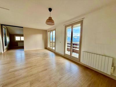 Appartement - 120 m² - 5 pièces