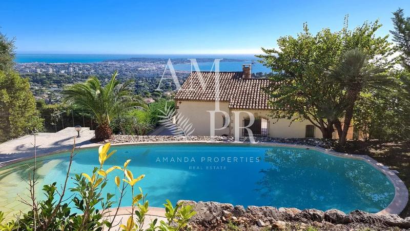 Villa - 300 m² - 7 pièces