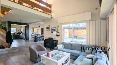 Maison - 186 m² - 7 pièces