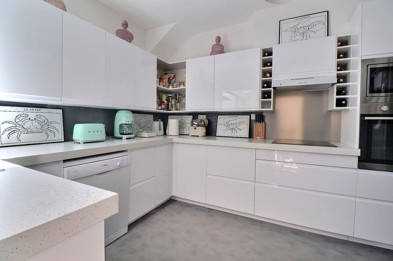 Maison - 170 m² - 8 pièces