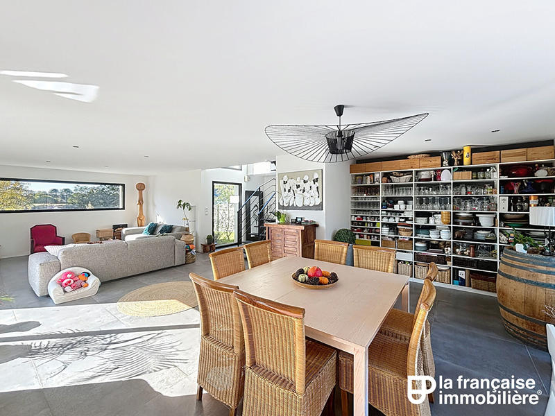 Maison - 185 m² - 6 pièces