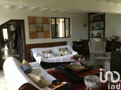 Maison - 200 m² - 8 pièces