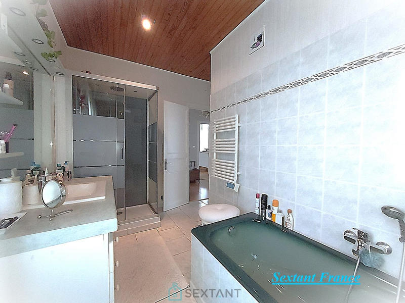 Maison - 158 m² - 8 pièces