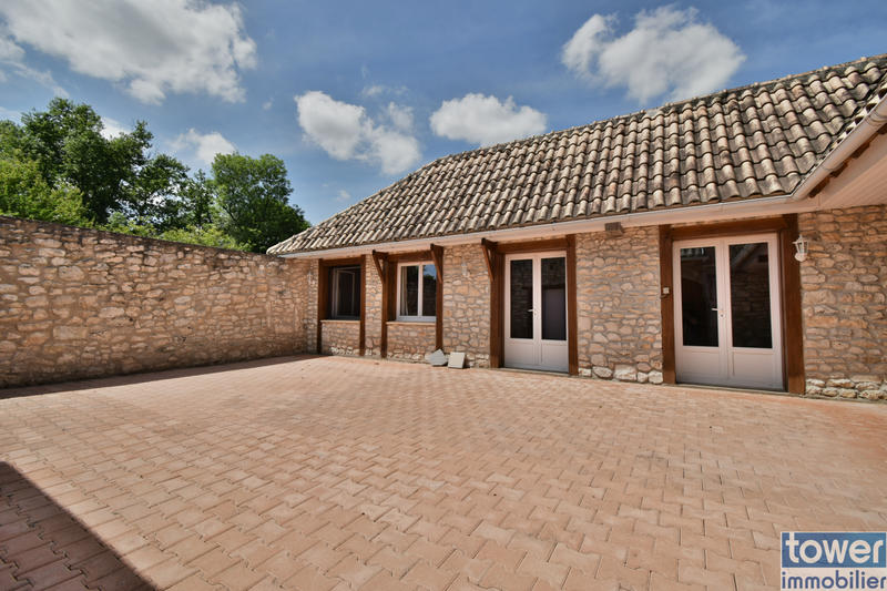 Propriété - 278 m² - 12 pièces