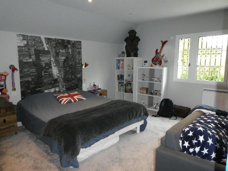 Maison - 255 m² - 8 pièces